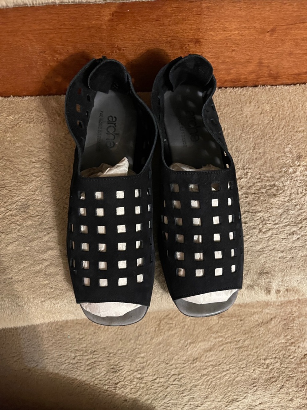 Arche Black Perforated Open-Toe Slip-On Sandals Great Condition SZ 38/ U. S.7.5 - Picture 5 of 12